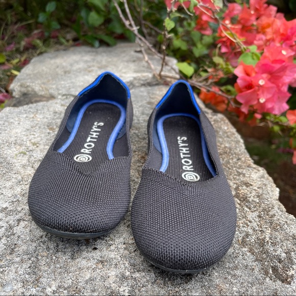 EUC Rothy’s Flats in Black 6.5 - Picture 4 of 9